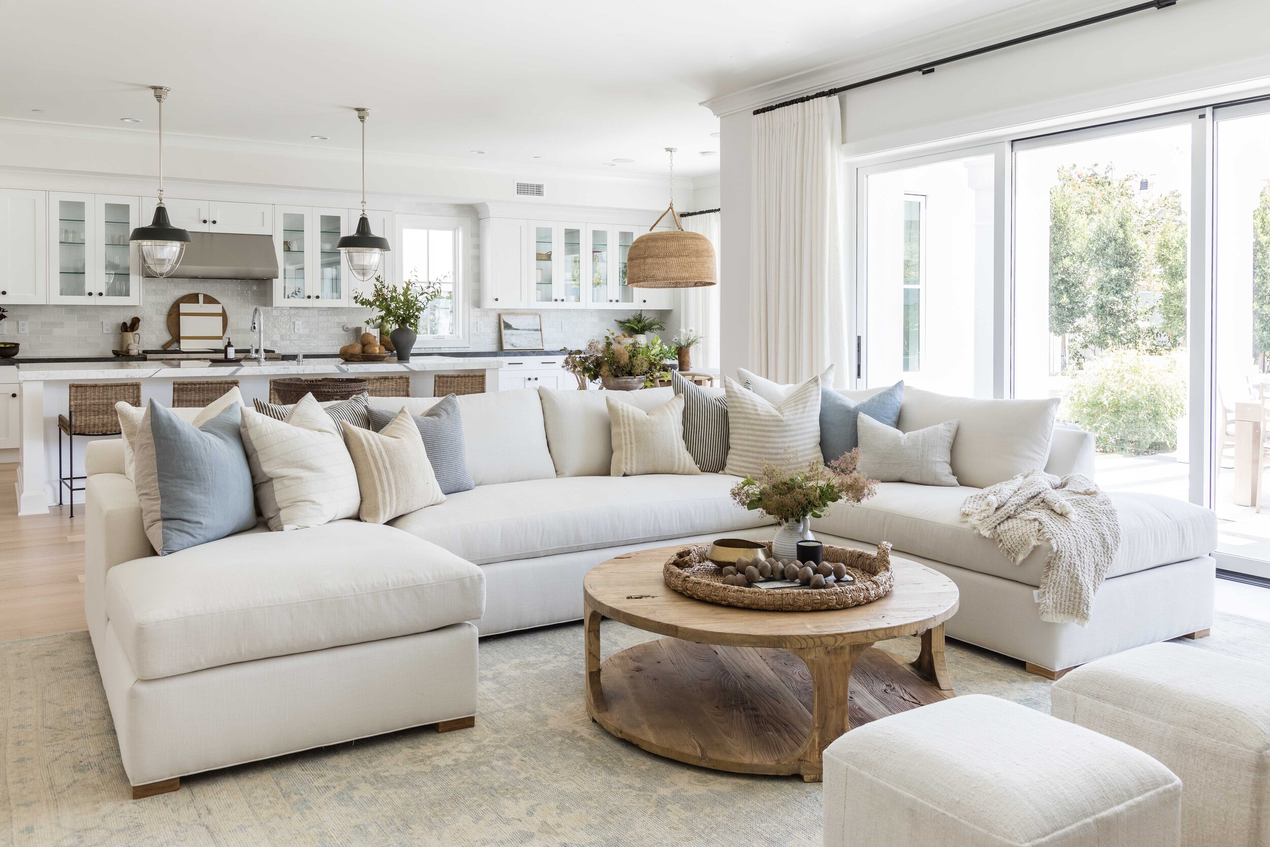 The Best Interior Design Color Palettes for Waterfront Homes
